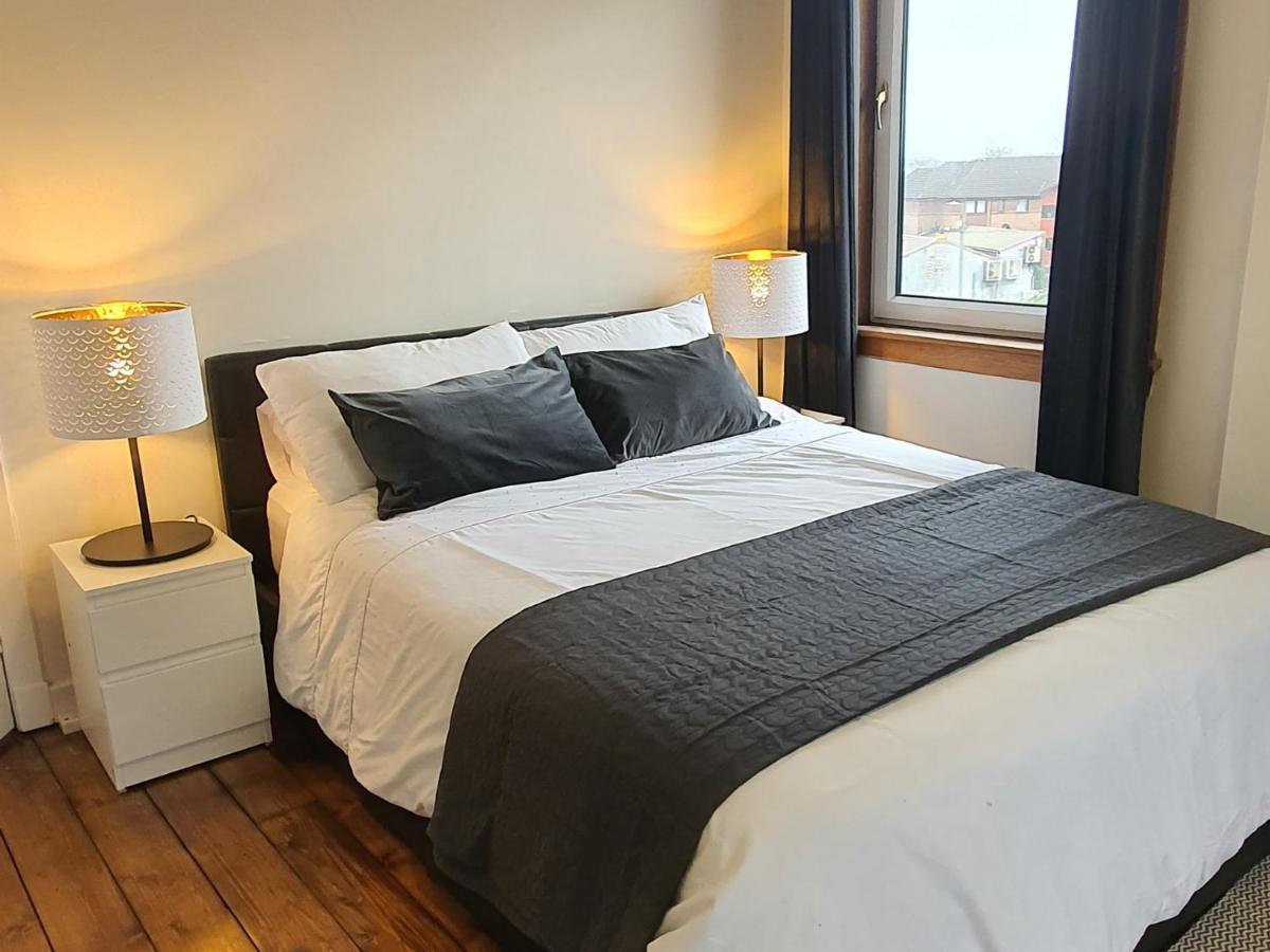 Large 3 Bed Apartment Glasgow West End Free Parking & Electric Vehicle Point — Photos 2